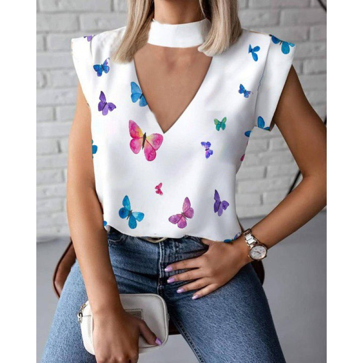 Kvinders top med dyb V-hals og trendy choker Stilla