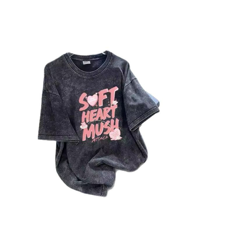 Dame afslappet T-shirt med kreativt hjerte-motiv og moderne skrift Stilla