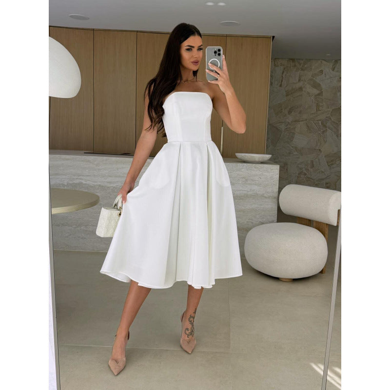 Dame A-linie kjole med off-shoulder design og vid skørt Stilla