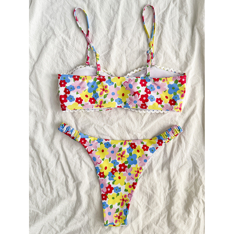 Dame Bikini-sæt med legende blomsterdesign og rynket overdel Stilla