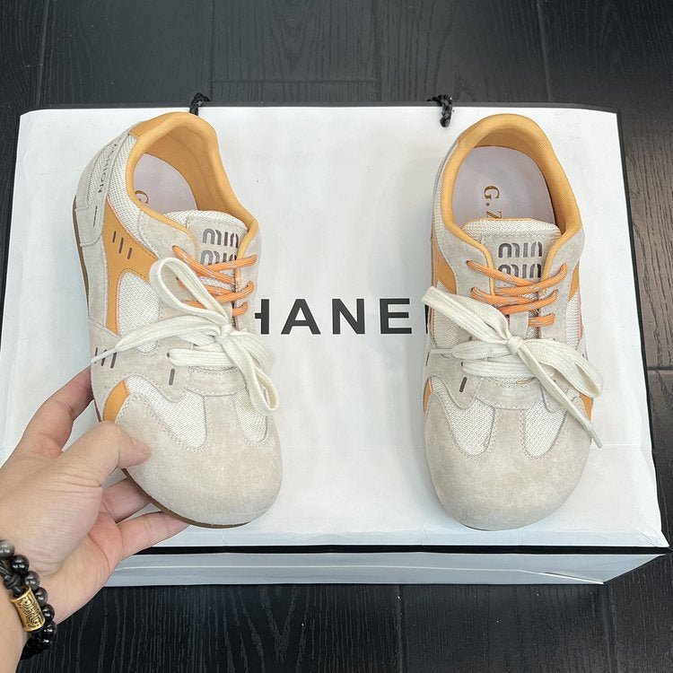 Dame mode Sneakers i sporty design med funktionel materialmix Stilla