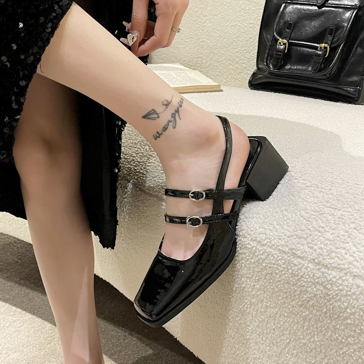 Dame Slingback-Pumper med smart dobbelt rem og glitrende overflade Stilla
