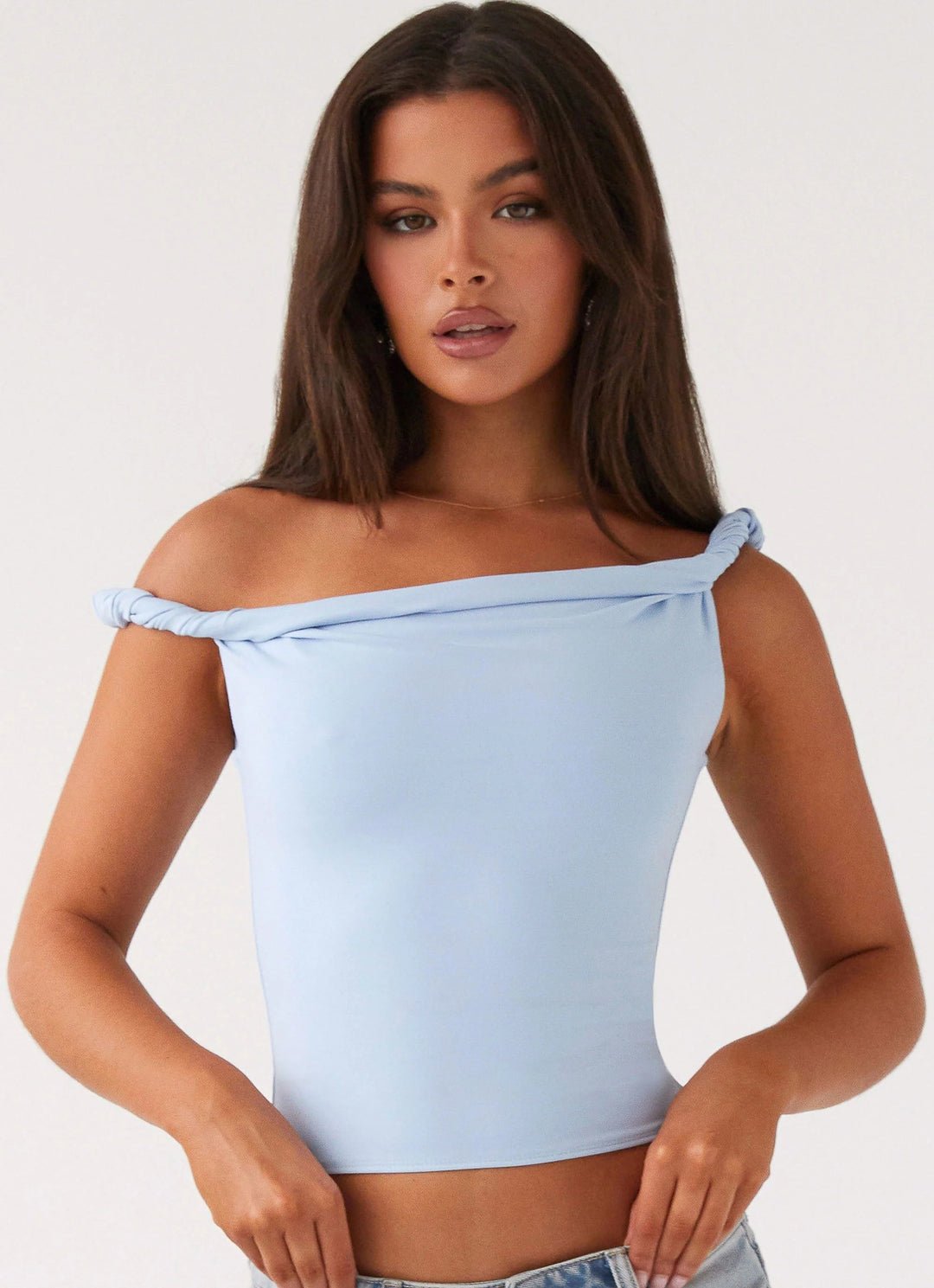 Dame Off-Shoulder Crop-Top med modefremhævende elementer Skovae