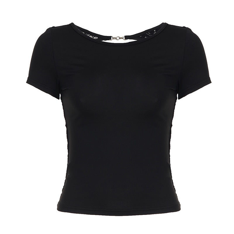 Dame tætsiddende T-shirt med elegant rygdetalje Skovae