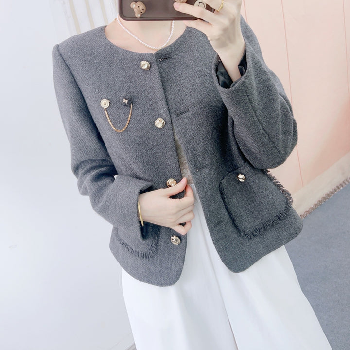 Dame elegant Bouclé-jakke med gyldne knapper og moderne snit Stilla