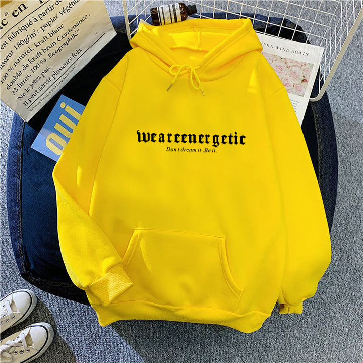 Dame hoodie med kreativ tekst og komfortabel pasform Skovae