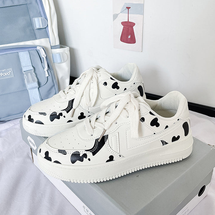 Dame sneakers i moderne ko-mønster design med skridsikker sål og polstret indersål Stilla
