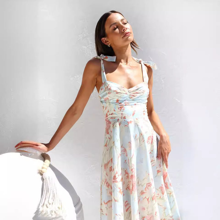 Dame Elegant Maxikjole med spaghetti stropper og feminine blomsterdetaljer Stilla