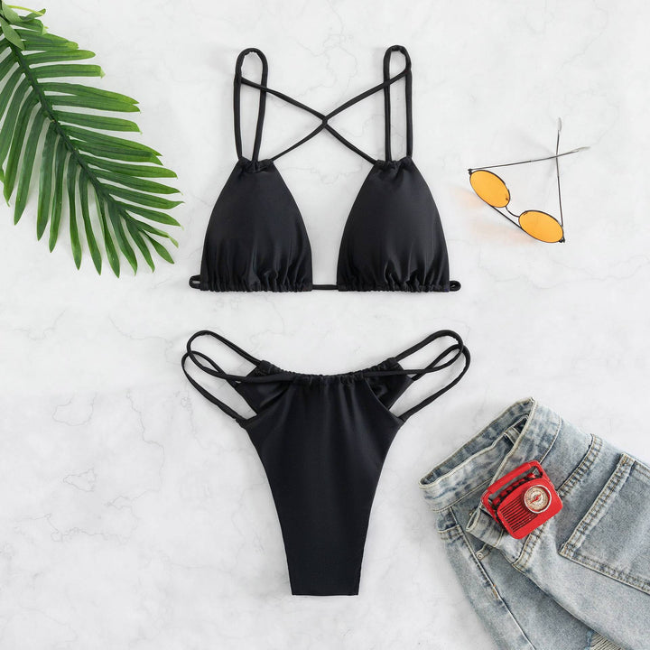 Dame triangel-bikini med innovativt criss-cross stropdesign Stilla