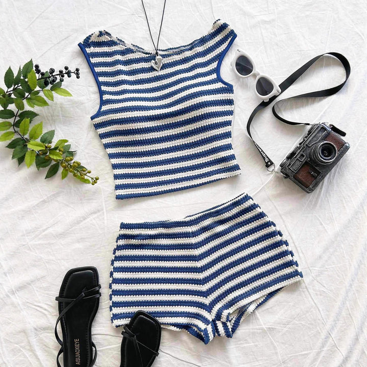 Dame Strand-Outfit med stribet Crop-Top og shorts Skovae