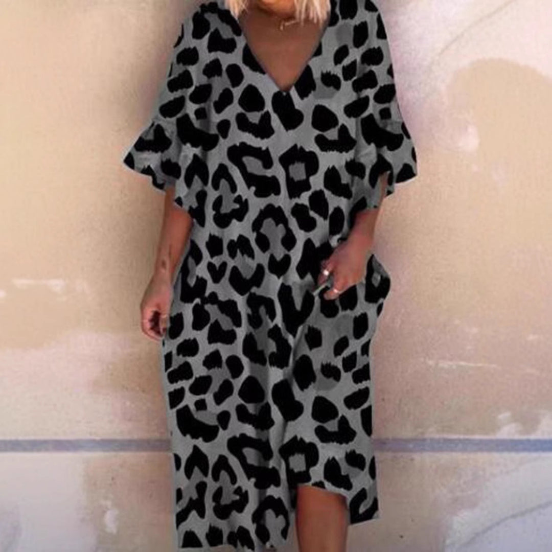Dame maxikjole med moderne leopardmønster og luftige ærmer Stilla
