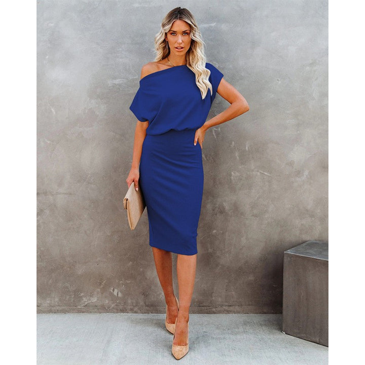Dame Off-Shoulder Kjole i let strikstof med figursyet snit Stilla