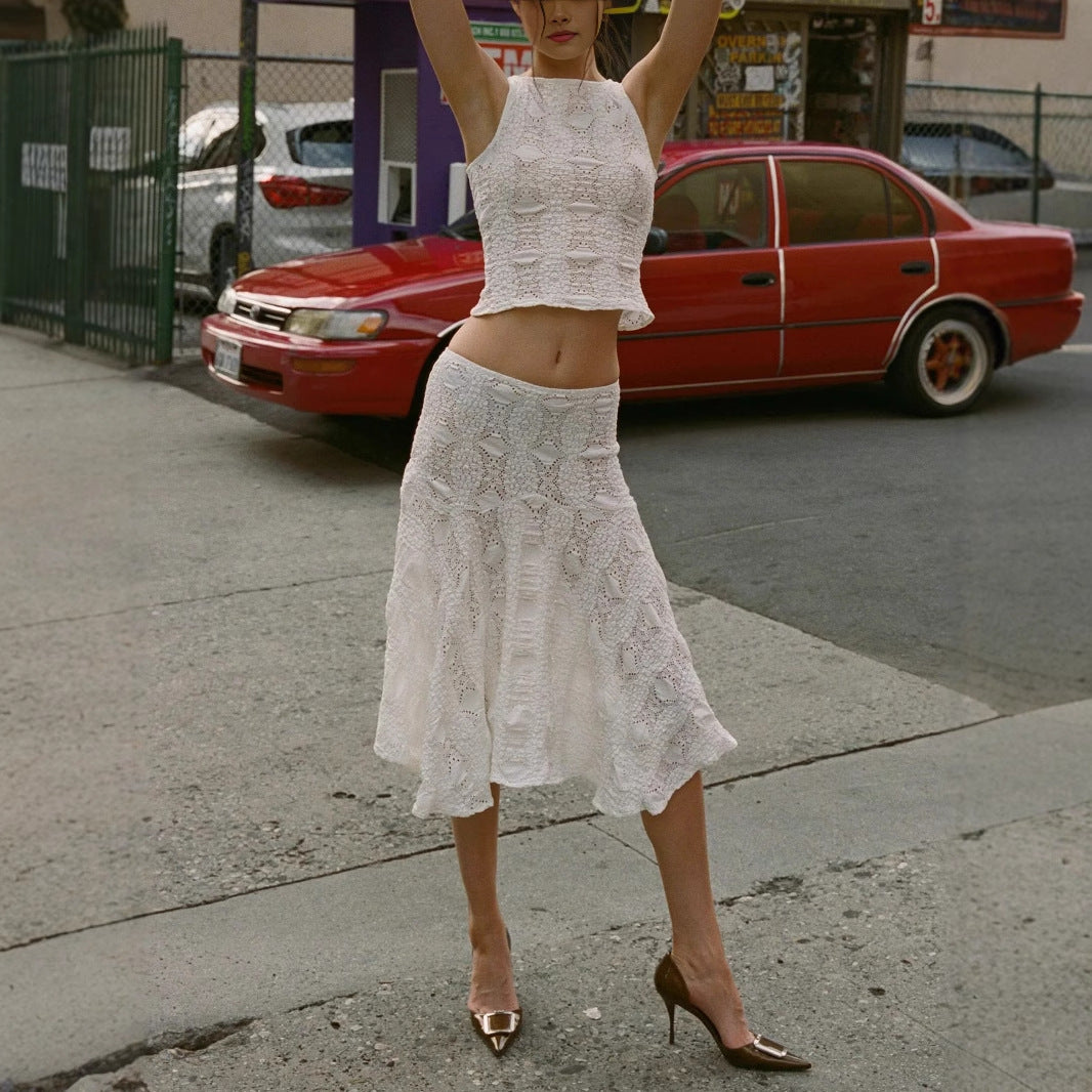 Dame To-delt Blonde Ensemble med udskåret nederdel og cropped top Stilla