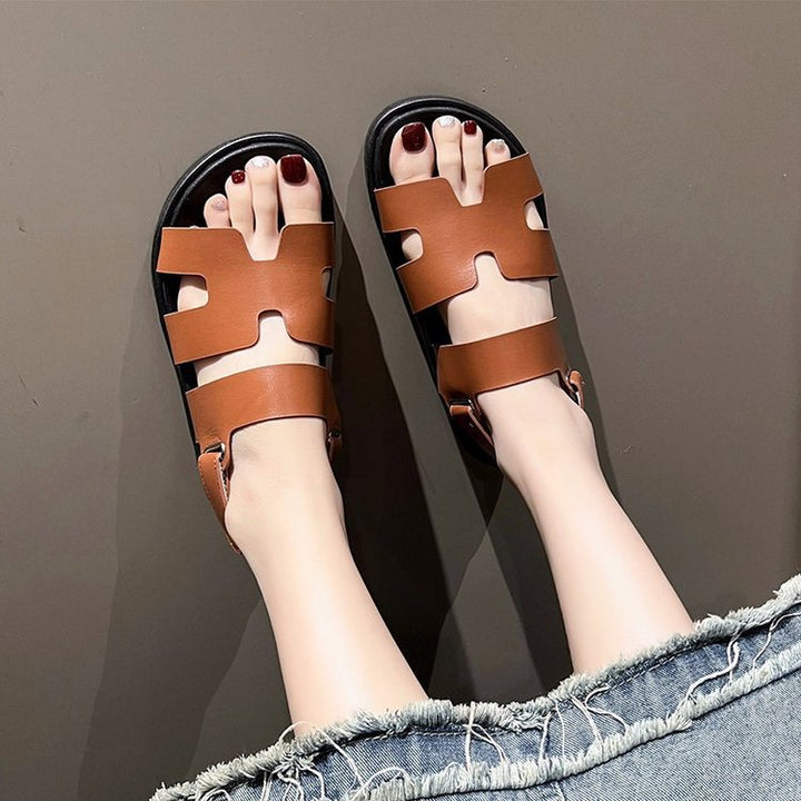 Dame sandaler med moderigtigt rem-design og ergonomisk fodseng Stilla
