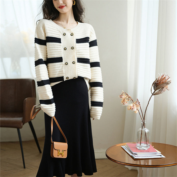 Dame cardigan med dekorative knapper og stribet design Stilla