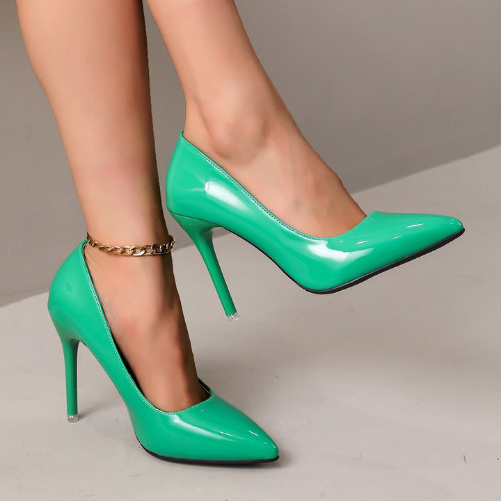 Dame pumps med stilfuldt spidsdesign og glinsende lakoverflade Stilla