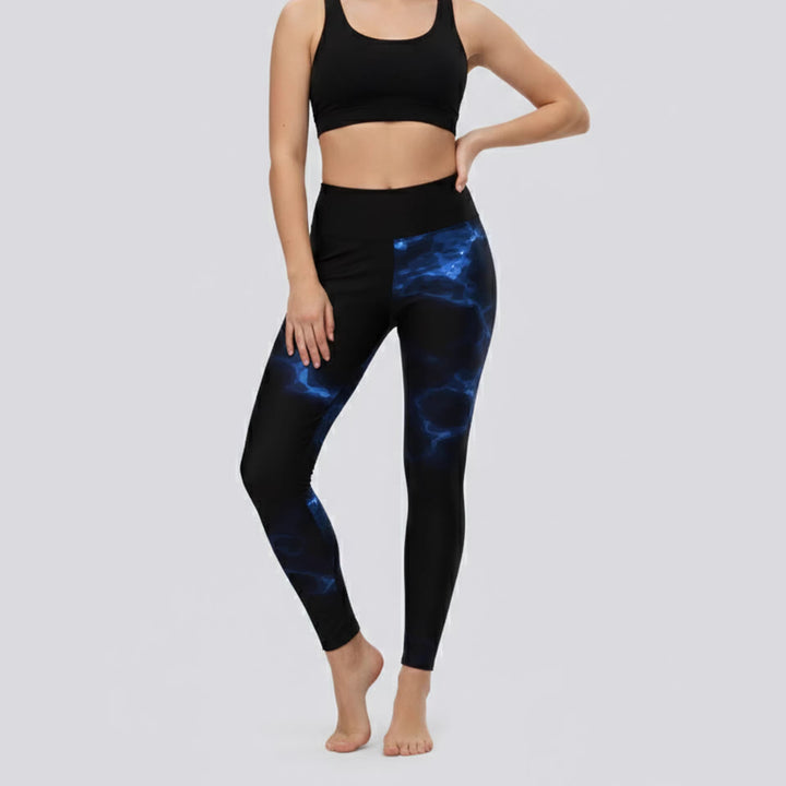 Dame sportleggings med stilfuldt grafisk design Skovae