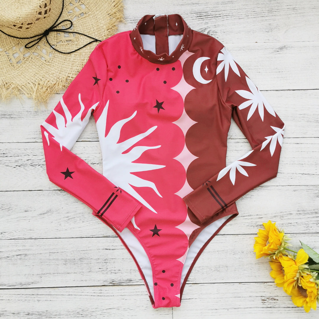 Dame heldragt bikini med kreativ grafisk design og høj krave Stilla