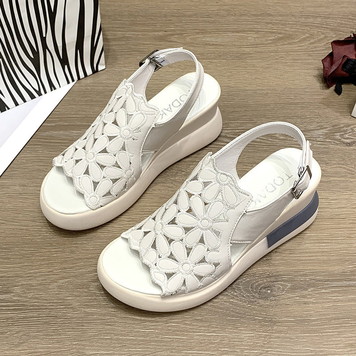 Dame Plateau-sandaler med elegant blomsterdesign og komfortabel sål Stilla