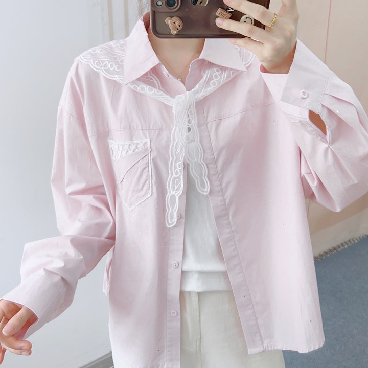 Dame elegant bluse med kunstneriske flæsedetaljer Stilla