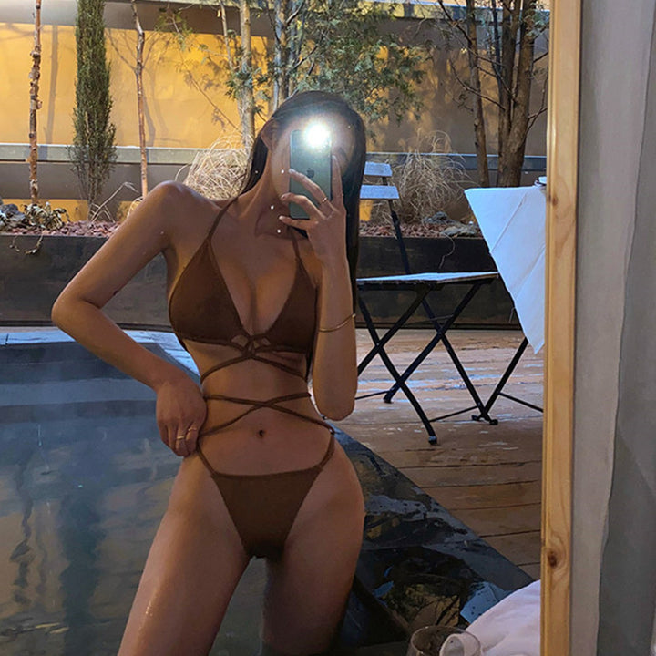 Dame Triangel-Bikini med raffineret kryds-design Stilla