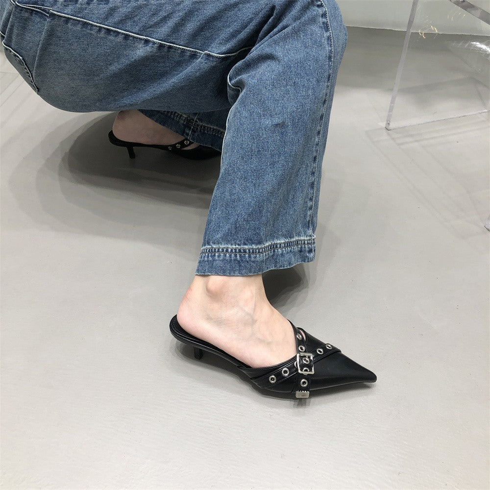 Dame Mules med moderne nitte-design og elegant spænde Stilla
