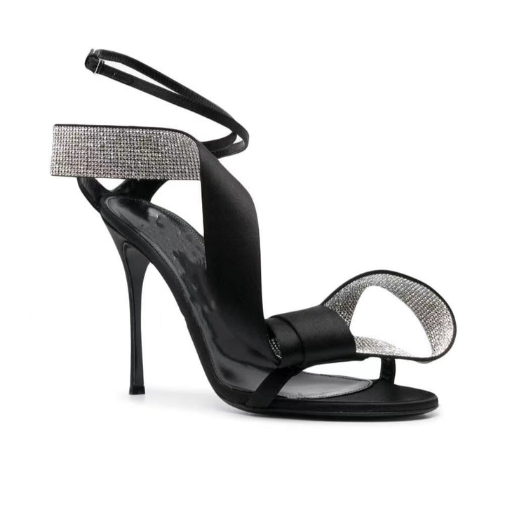 Femme Strappy Højhælede Sandaler med Strassakcent Stilla