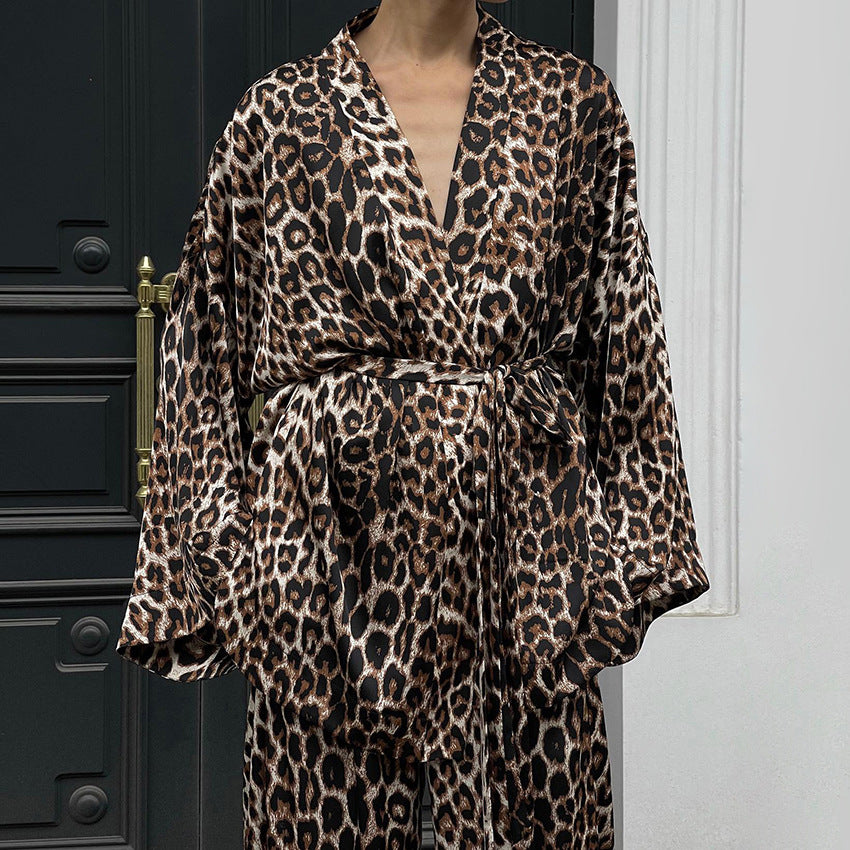 Dame Satin-Kimono-robe med dyrepræg Stilla