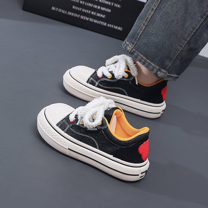 Dame sneakers med innovativt snøresystem og behagelig sål Stilla