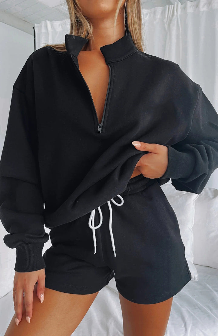 Kvinders afslappede sweatshirt med shorts-design og praktisk lynlås Skovae