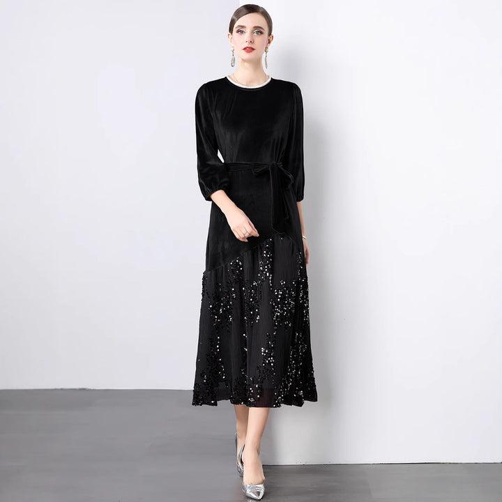 Dame Elegant maxikjole med glitrende velour og kunstneriske udsmykninger Stilla
