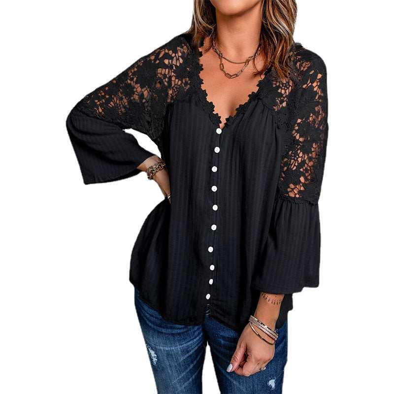 Damebluse med blonde detaljer og knaplukning Stilla