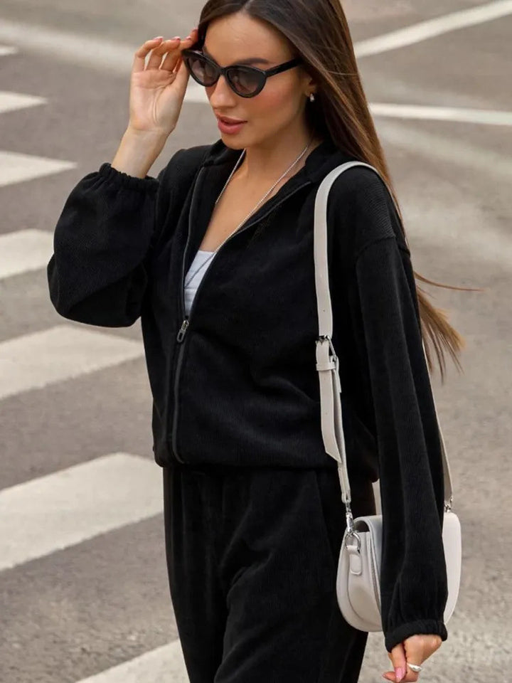 Dame foret og cropped hoodie med kvalitets quiltedesign Stilla