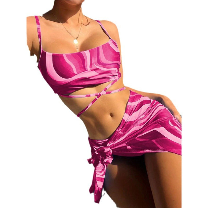 Dame bikini-sæt med raffinerede indpakningsdetaljer og moderigtigt stribemønster Skovae
