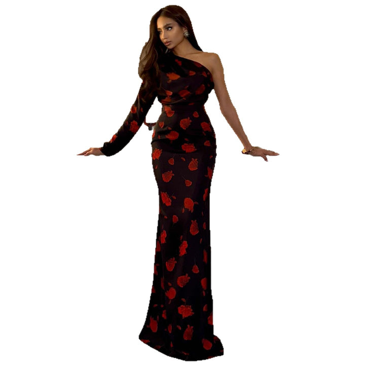 Kvinders maxikjole med asymmetrisk design og elegant blomsterprint