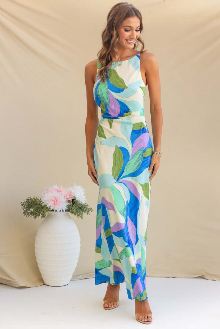 Dame maxi kjole med moderne blomsterdesign og elegant snit Skovae