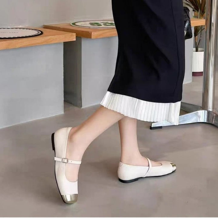 Dame elegante Ballerinas med moderigtige spænde lukning og stilfuldt glimmer element Stilla