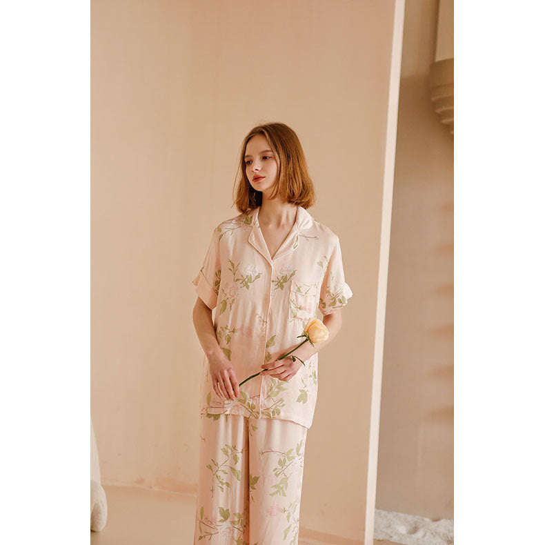 Dame pyjamasæt i blødt, åndbart materiale med blomsterdesign Stilla