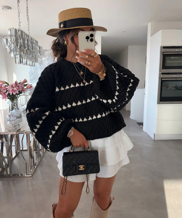 Dame elegant strikket sweater med brede ærmer og grafisk mønster Stilla
