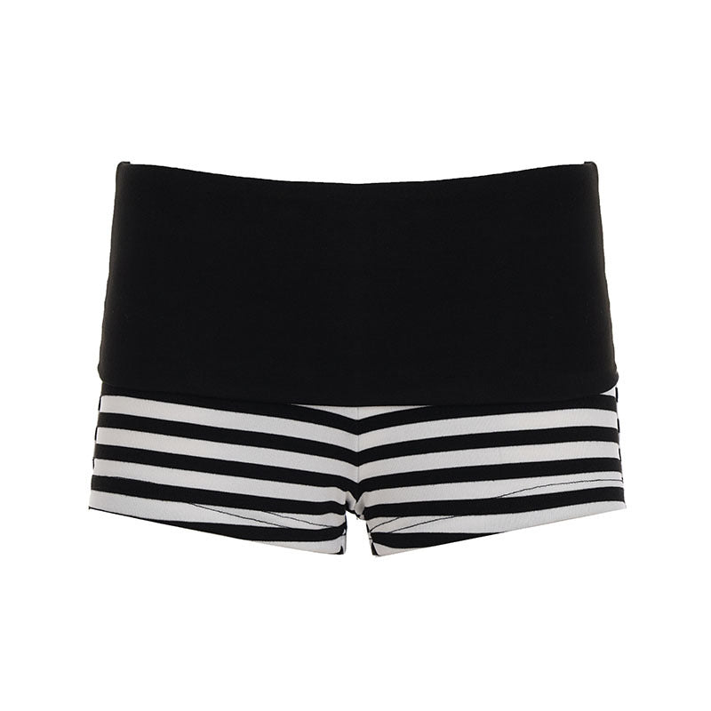Dame Sporty shorts med bred elastisk bund og moderne stribemønster Skovae