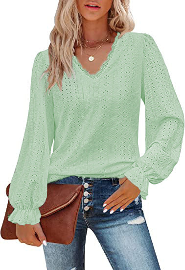 Dame elegant bluse med flæse detaljer og V-udskæring Stilla