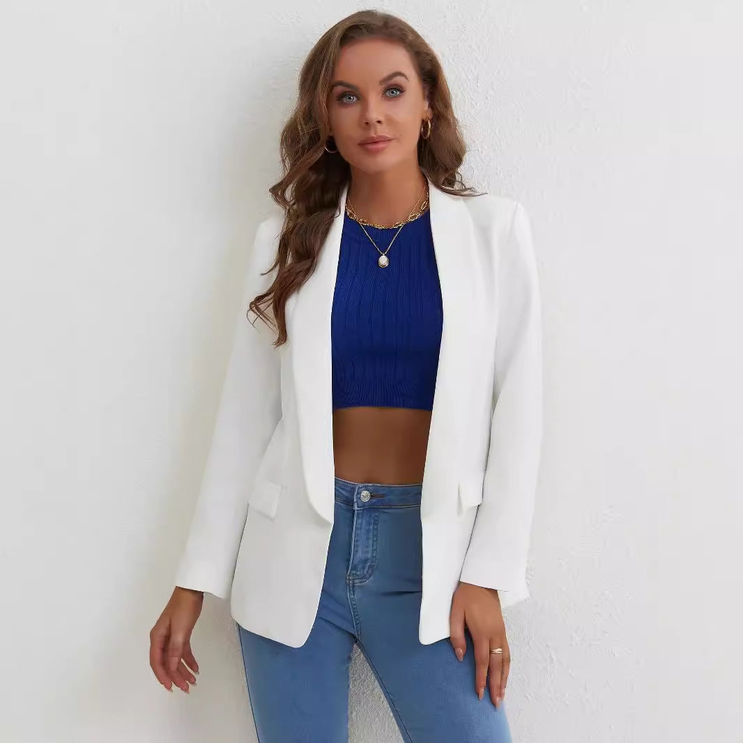 Dame blazer med elegant snit og formelle detaljer Stilla