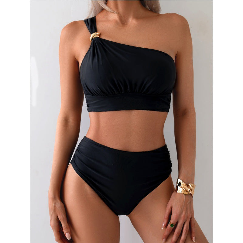 Dame bikinisæt med asymmetrisk overdel og elegant ringdetalje Stilla
