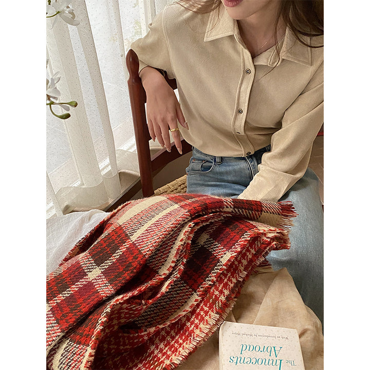 Kvinders afslappede bluse med fine knapper Stilla