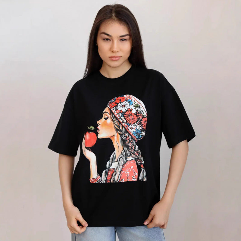 Dame T-shirt med kunstnerisk kvindemotiv og afslappet pasform Stilla