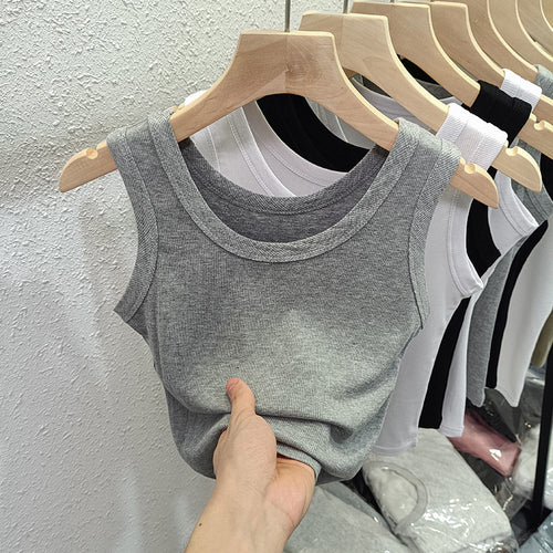 Femme Ripp bomulds tanktop med klassisk rund halsudskæring Stilla