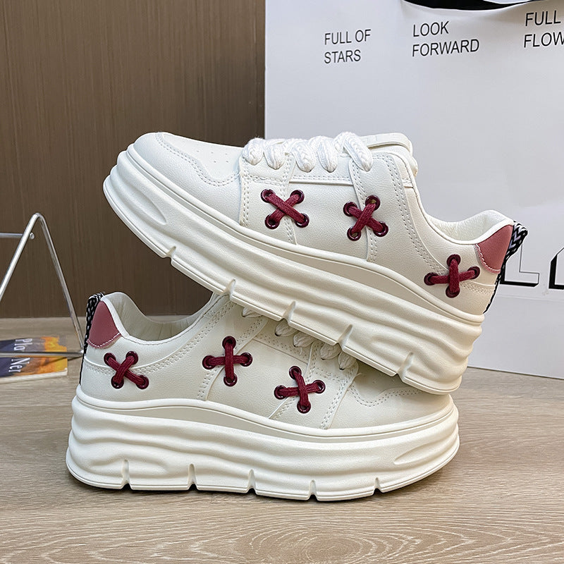 Dame Mode Sneakers med tykk plateau sål og unikt snøre design Stilla