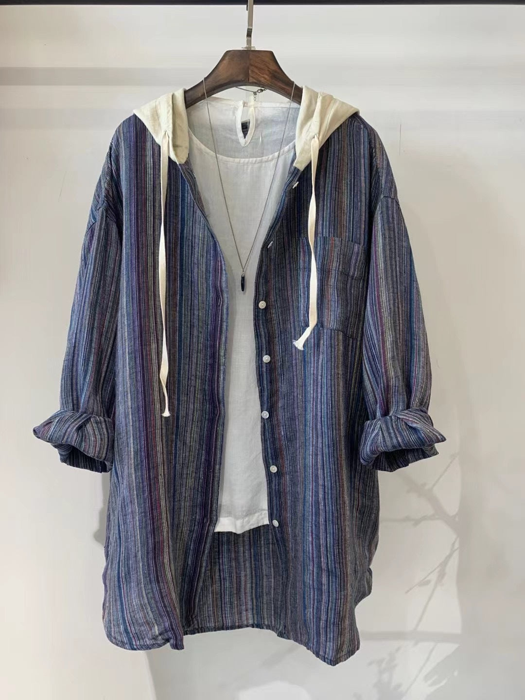 Femme Stribet Overdimensioneret Button-Up Skjorte med Hætte Stilla