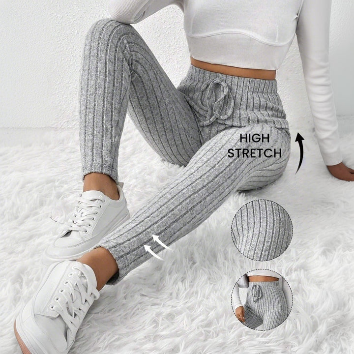 Kvinders leggings med fint ribbet mønster og elastisk talje Stilla