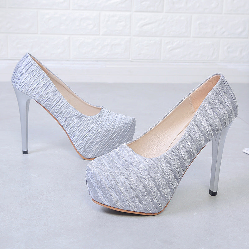 Dame Plateau-pumps med stilfuldt flæse-design og højt hæl Stilla